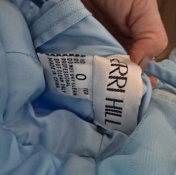 Gown dress - Picture 3 of 7